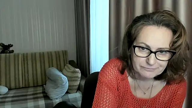 lauraoven online show from 02/08/25, 12:28