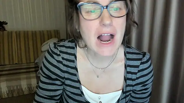 lauraoven online show from 02/20/25, 04:25