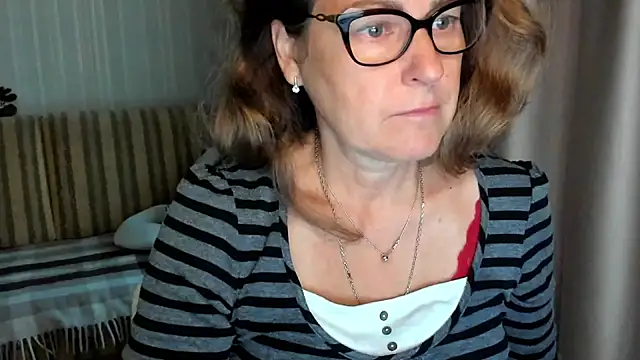 lauraoven online show from 09/29/25, 08:52