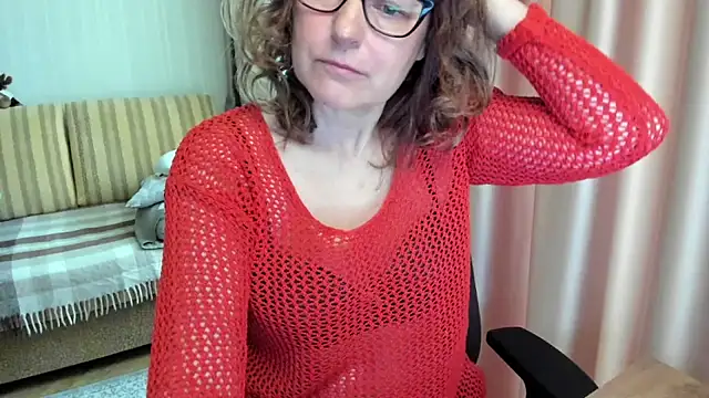 Snapshot of lauraoven chatting on 05/31/26, 07:48 lauraoven online show from 05/31/26, 07:48