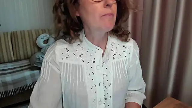 lauraoven online show from 07/12/26, 12:51