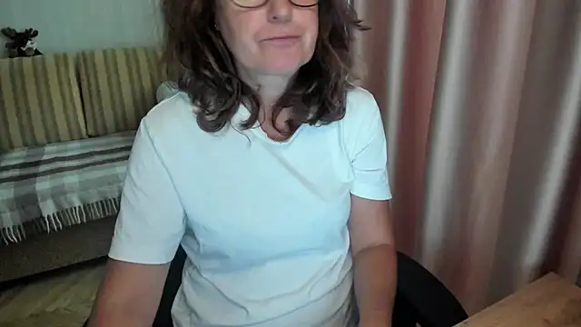 lauraoven online show from 07/23/26, 01:42