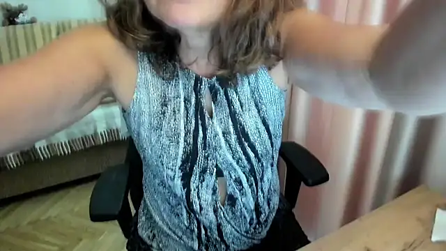 lauraoven online show from 08/04/26, 01:25