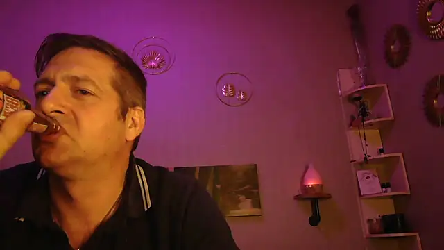 Snapshot of matrikes1 chatting on 01/12/25, 07:53 matrikes1 online show from 01/12/25, 07:53