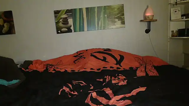 Snapshot of matrikes1 chatting on 01/25/25, 10:28 matrikes1 online show from 01/25/25, 10:28