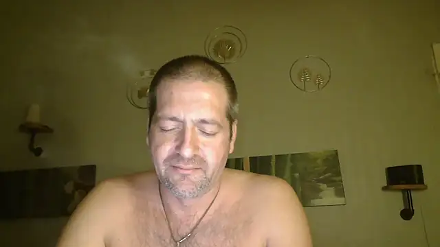 Snapshot of matrikes1 chatting on 02/21/25, 05:09 matrikes1 online show from 02/21/25, 05:09