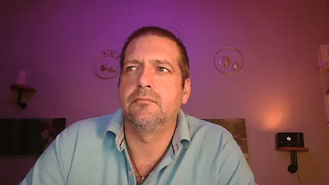 Snapshot of matrikes1 chatting on 02/28/25, 06:52 matrikes1 online show from 02/28/25, 06:52