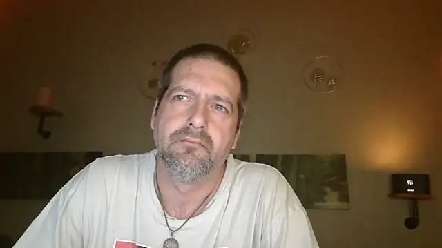 Snapshot of matrikes1 chatting on 03/05/25, 06:23 matrikes1 online show from 03/05/25, 06:23