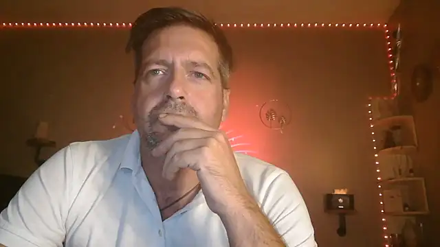 Snapshot of matrikes1 chatting on 10/11/25, 08:18 matrikes1 online show from 10/11/25, 08:18