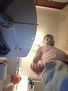 Snapshot of Kw8585kw chatting on 12/01/25, 05:56 Kw8585kw online show from 12/01/25, 05:56