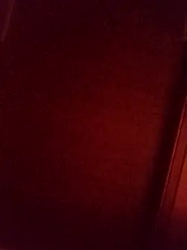 Snapshot of Kw8585kw chatting on 12/15/25, 11:36 Kw8585kw online show from 12/15/25, 11:36