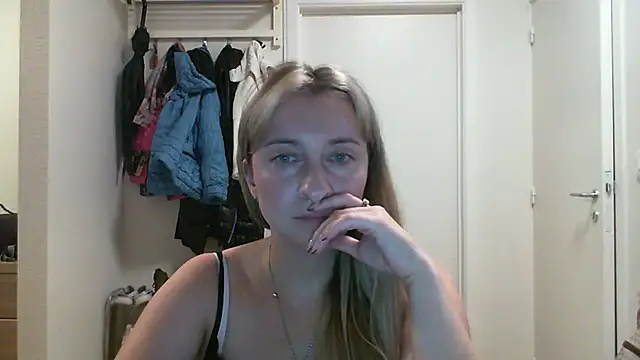 Snapshot of SusanCurt chatting on 10/11/25, 02:37 SusanCurt online show from 10/11/25, 02:37