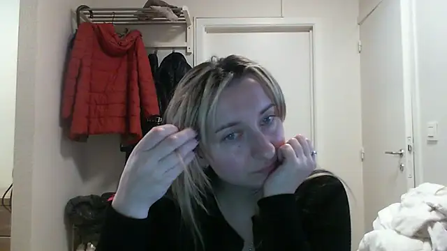 SusanCurt online show from 12/01/25, 10:42