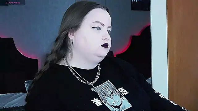 Snapshot of EMMA__CONNOR chatting on 12/09/24, 10:11 EMMA  CONNOR online show from 12/09/24, 10:11