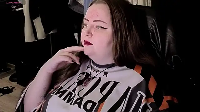 EMMA  CONNOR online show from 11/08/25, 08:40