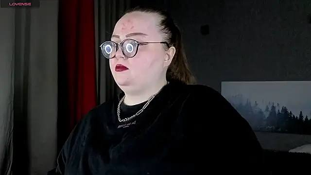 EMMA  CONNOR online show from 11/21/25, 10:41