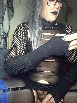 Snapshot of DiamondDrillBit chatting on 01/18/26, 06:01 DiamondDrillBit online show from 01/18/26, 06:01