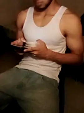 Snapshot of vergando_5 chatting on 12/22/25, 05:59 vergando 5 online show from 12/22/25, 05:59