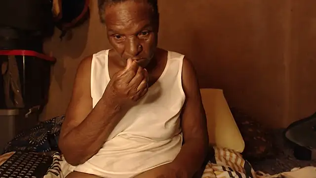 Snapshot of NaughtyGranny chatting on 02/09/25, 07:52 NaughtyGranny online show from 02/09/25, 07:52