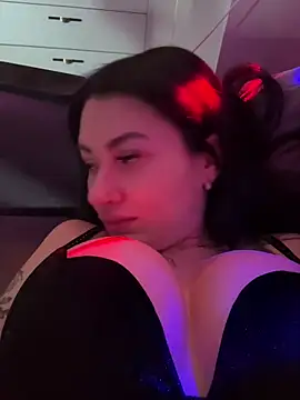 Wet  Bunny online show from 01/01/25, 12:21