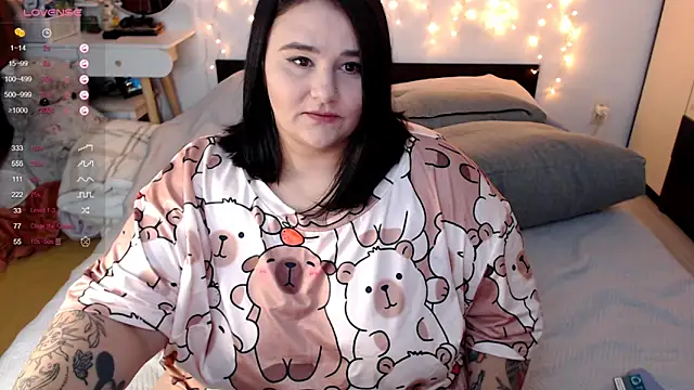 Snapshot of naughtykiss chatting on 09/21/25, 04:25 naughtykiss online show from 09/21/25, 04:25