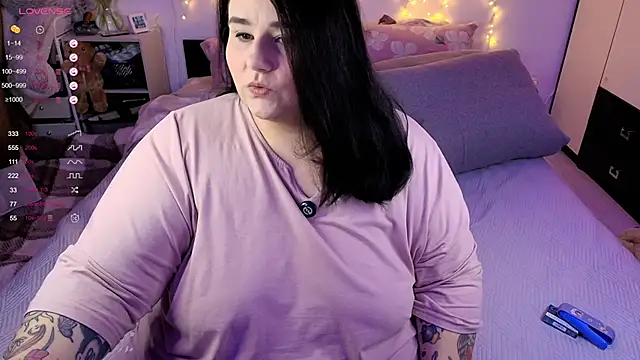 Snapshot of naughtykiss chatting on 02/27/26, 04:34 naughtykiss online show from 02/27/26, 04:34