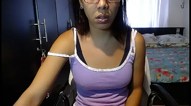 Snapshot of sensual_nataliee chatting on 12/24/24, 01:50 sensual nataliee online show from 12/24/24, 01:50