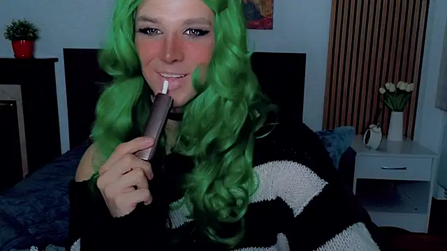 Snapshot of HelenSpellman chatting on 07/01/26, 12:01 HelenSpellman online show from 07/01/26, 12:01