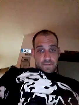 Snapshot of Codymc89 chatting on 05/04/26, 02:35 Codymc89 online show from 05/04/26, 02:35