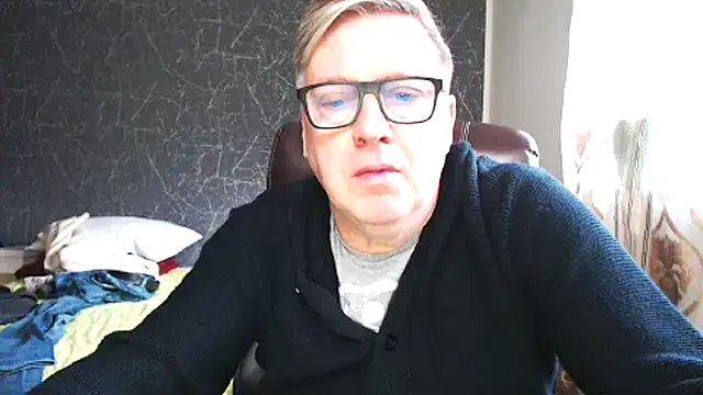 Snapshot of RobertStripX chatting on 02/07/25, 02:47 RobertStripX online show from 02/07/25, 02:47