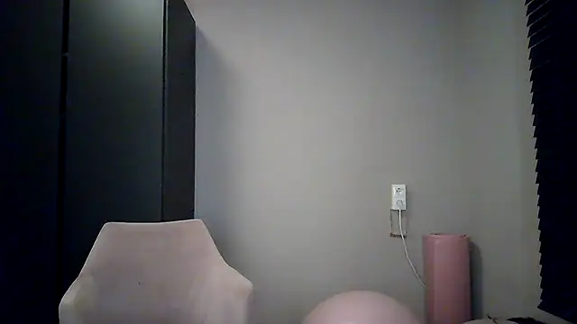 Snapshot of avajade chatting on 05/21/26, 09:33 avajade online show from 05/21/26, 09:33