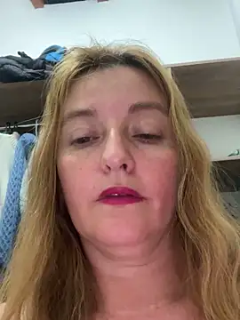 Snapshot of moniquerainx chatting on 03/05/25, 02:46 moniquerainx online show from 03/05/25, 02:46