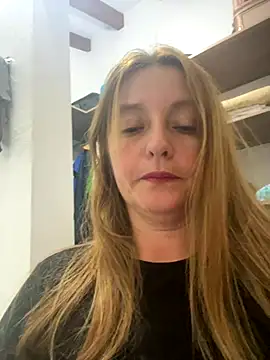 Snapshot of moniquerainx chatting on 11/16/25, 03:34 moniquerainx online show from 11/16/25, 03:34