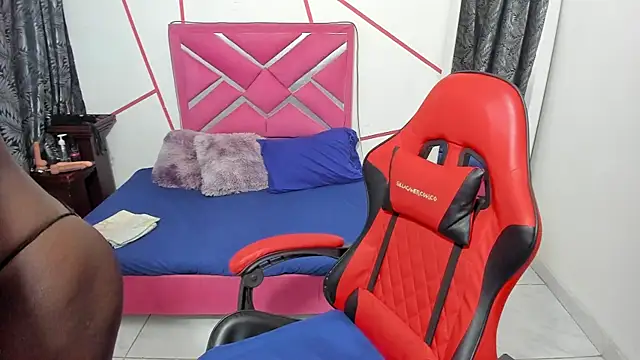 Snapshot of stNatashaBrunette chatting on 10/15/25, 05:07 stNatashaBrunette online show from 10/15/25, 05:07