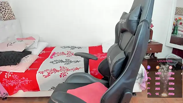 esmeralda milf online show from 01/14/26, 08:58