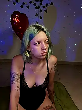 Snapshot of Rabit_Snake chatting on 02/19/25, 03:28 Rabit Snake online show from 02/19/25, 03:28