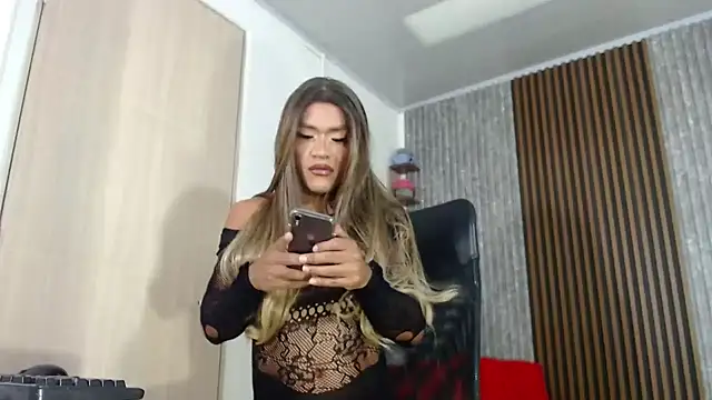 Snapshot of SARA_TS_FOX chatting on 01/16/25, 09:19 SARA TS FOX online show from 01/16/25, 09:19