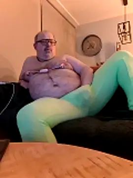 Snapshot of Bibear197511 chatting on 11/19/25, 06:08 Bibear197511 online show from 11/19/25, 06:08