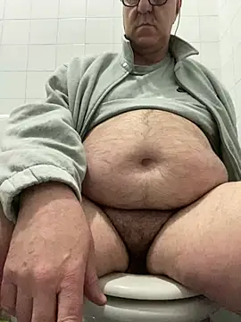 Snapshot of ANONIMO7735 chatting on 03/05/25, 10:32 ANONIMO7735 online show from 03/05/25, 10:32