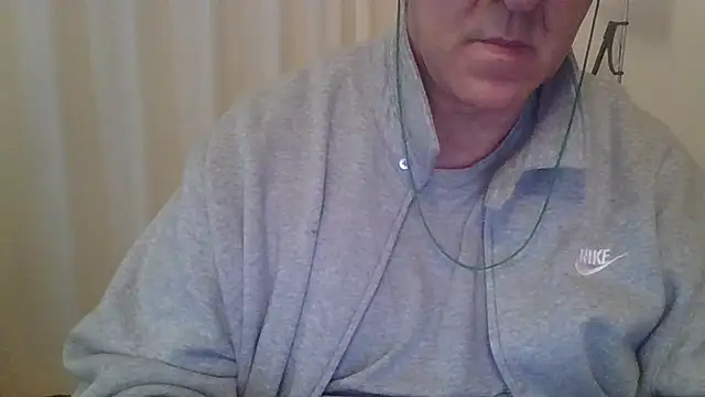 Snapshot of ANONIMO7735 chatting on 03/08/25, 05:43 ANONIMO7735 online show from 03/08/25, 05:43