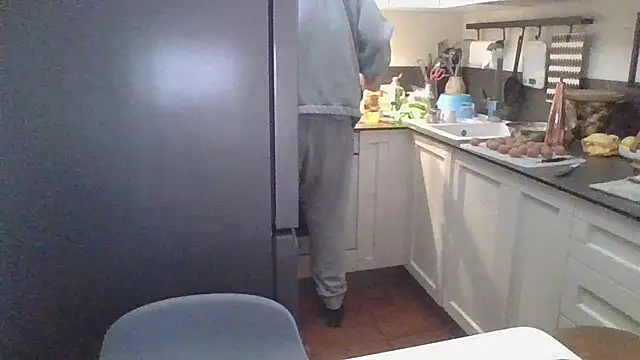 Snapshot of ANONIMO7735 chatting on 03/09/25, 11:36 ANONIMO7735 online show from 03/09/25, 11:36