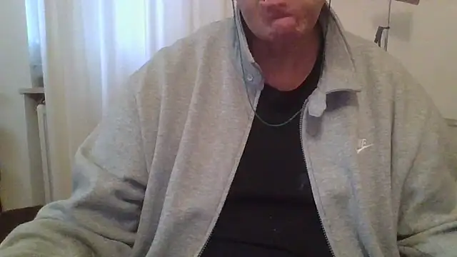 Snapshot of ANONIMO7735 chatting on 03/13/25, 06:05 ANONIMO7735 online show from 03/13/25, 06:05