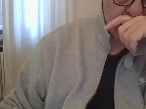 Snapshot of ANONIMO7735 chatting on 03/21/25, 09:23 ANONIMO7735 online show from 03/21/25, 09:23