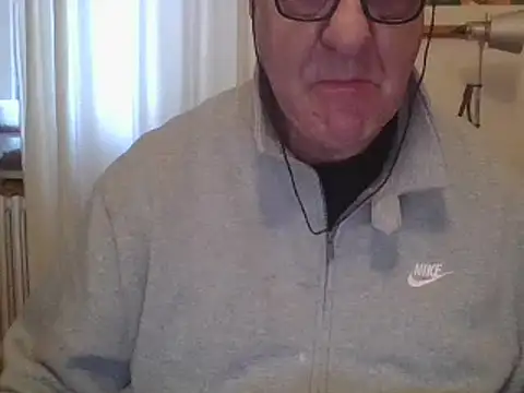 Snapshot of ANONIMO7735 chatting on 03/22/25, 06:11 ANONIMO7735 online show from 03/22/25, 06:11