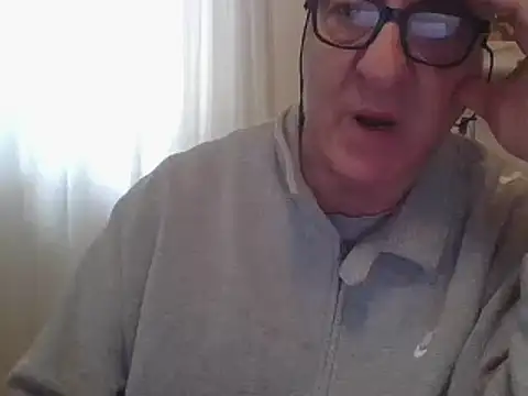 Snapshot of ANONIMO7735 chatting on 03/22/25, 09:13 ANONIMO7735 online show from 03/22/25, 09:13