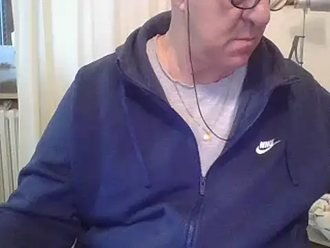 Snapshot of ANONIMO7735 chatting on 03/23/25, 05:54 ANONIMO7735 online show from 03/23/25, 05:54