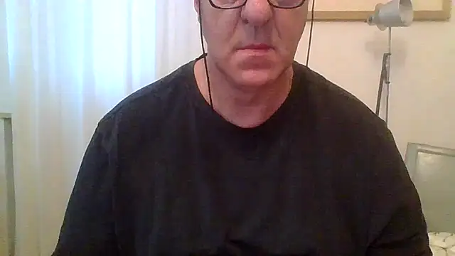 Snapshot of ANONIMO7735 chatting on 09/15/25, 04:45 ANONIMO7735 online show from 09/15/25, 04:45