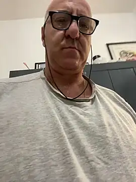 Snapshot of ANONIMO7735 chatting on 09/20/25, 09:16 ANONIMO7735 online show from 09/20/25, 09:16