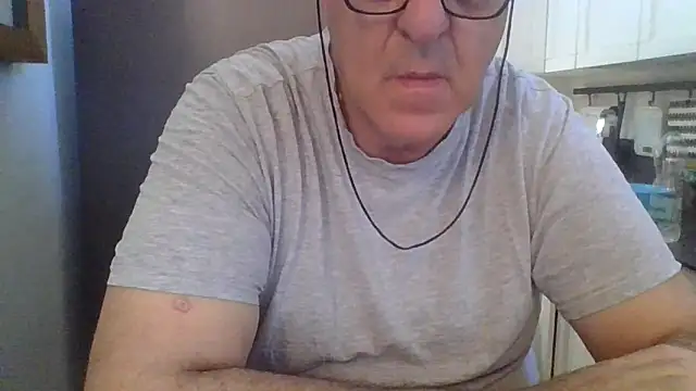 Snapshot of ANONIMO7735 chatting on 09/21/25, 10:28 ANONIMO7735 online show from 09/21/25, 10:28