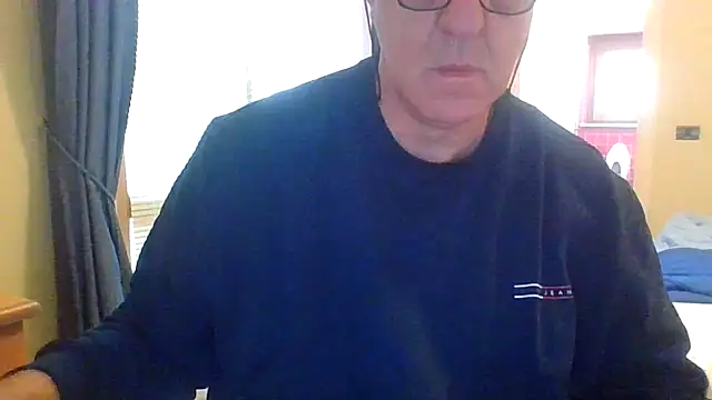 Snapshot of ANONIMO7735 chatting on 10/02/25, 06:42 ANONIMO7735 online show from 10/02/25, 06:42